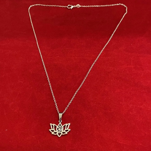 Yoga Necklace Lotus Om Symbol - Picture 3 of 9